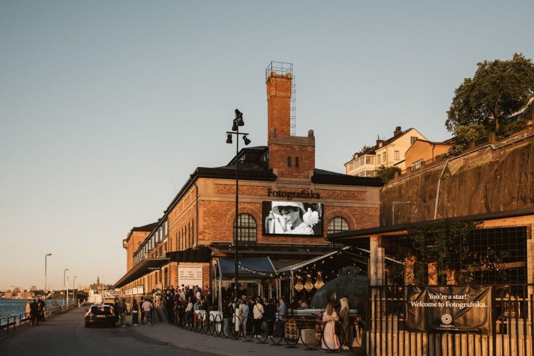 Konst på tallriken med utsikt över Saltsjön