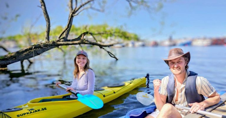 Paddla förbi Stockholms broar och kajer