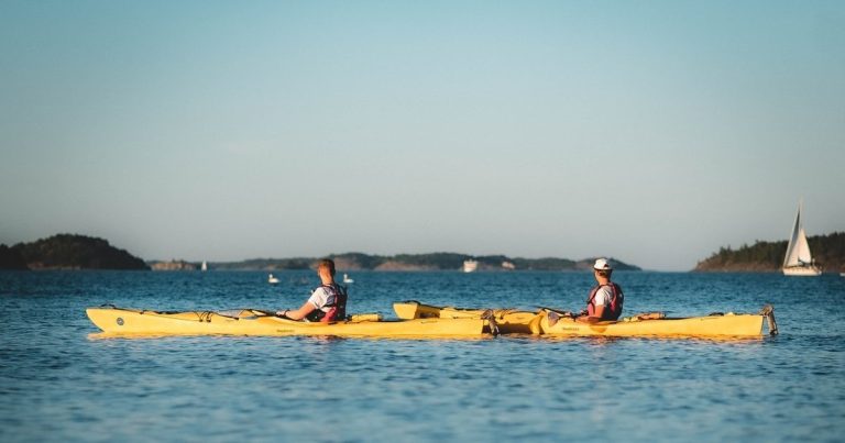 Se Stockholm från vattnet — paddla ut ikväll